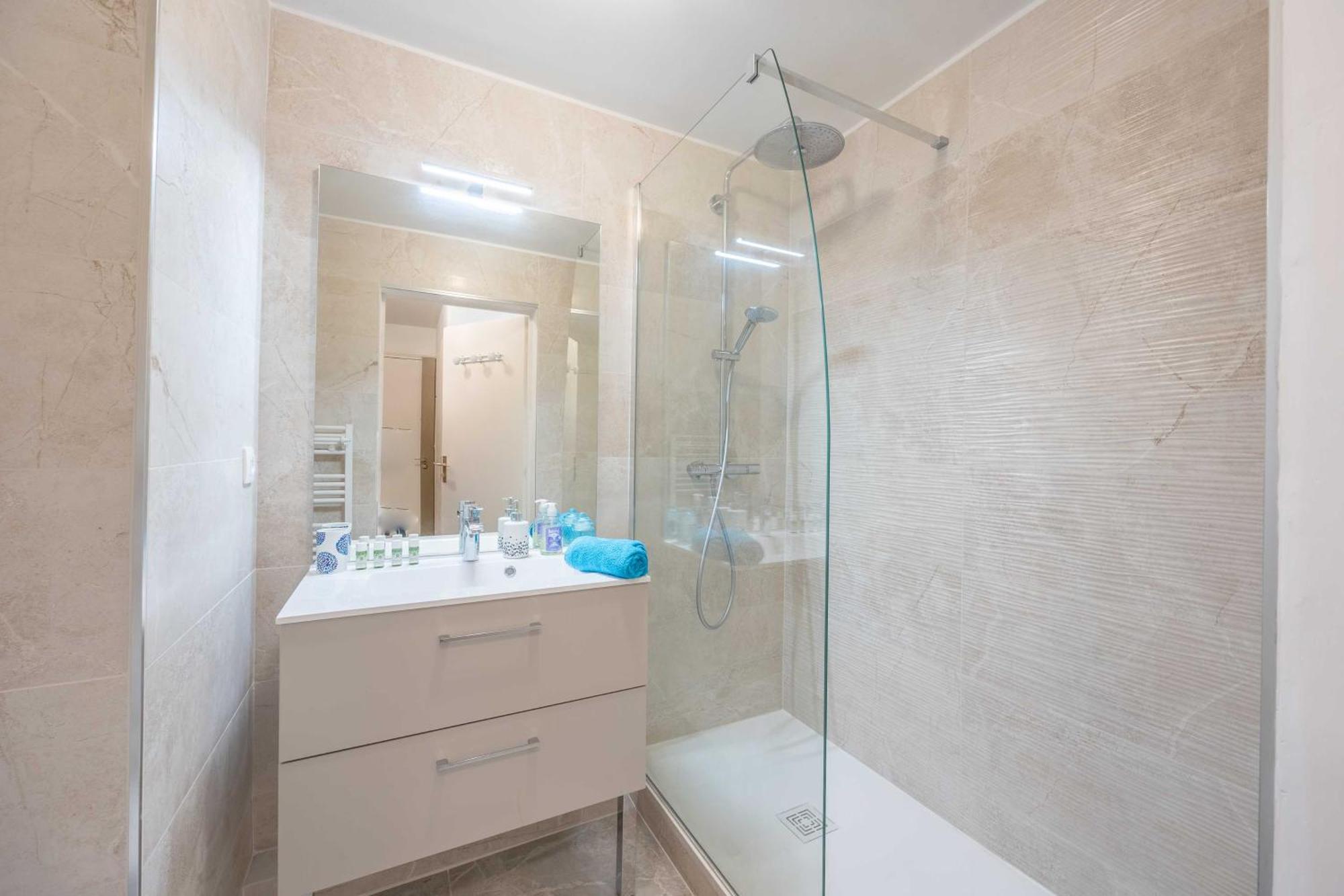 Apartment With Parking And Balcony Near The Beach Довил Екстериор снимка