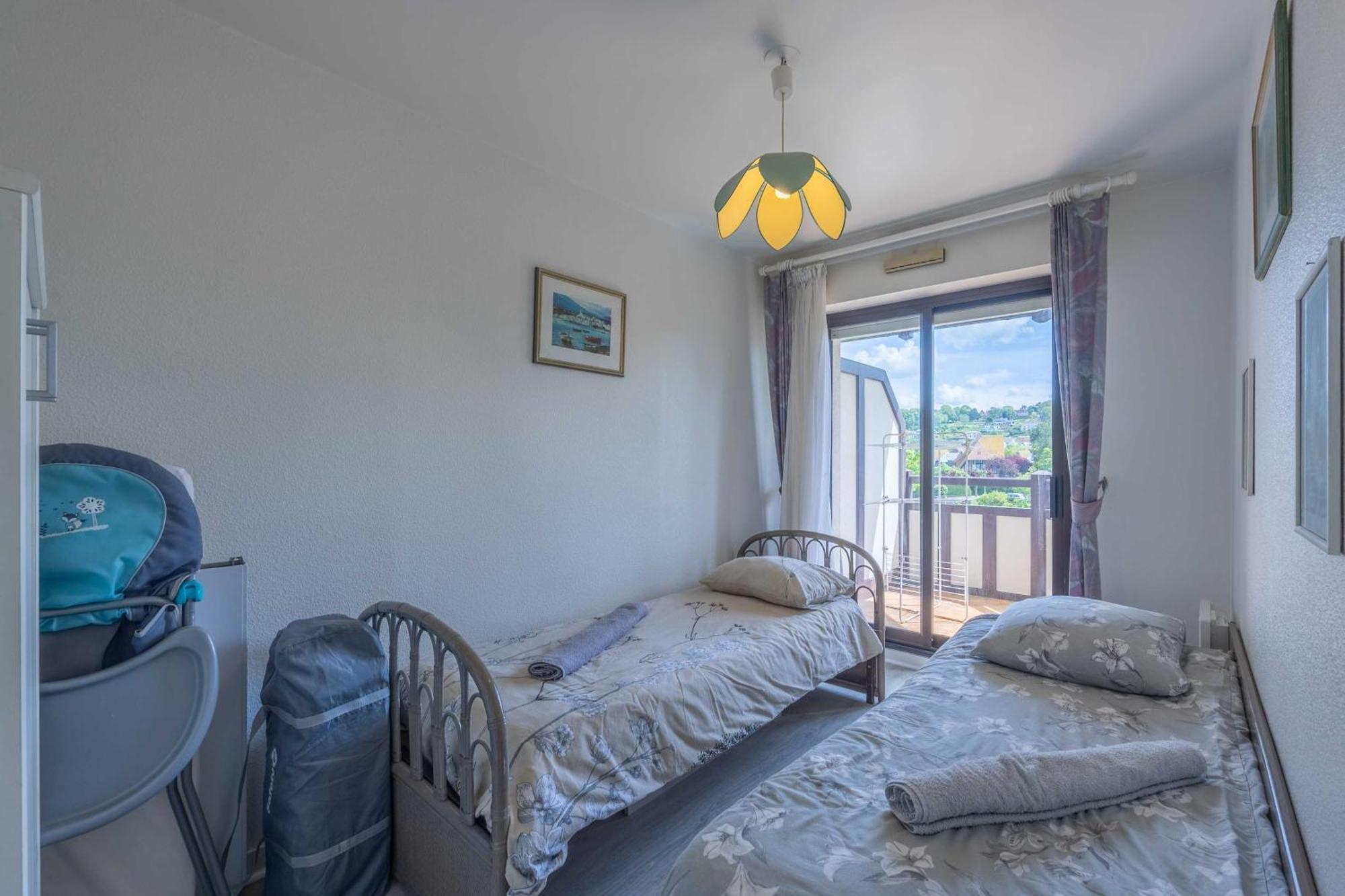 Apartment With Parking And Balcony Near The Beach Довил Екстериор снимка