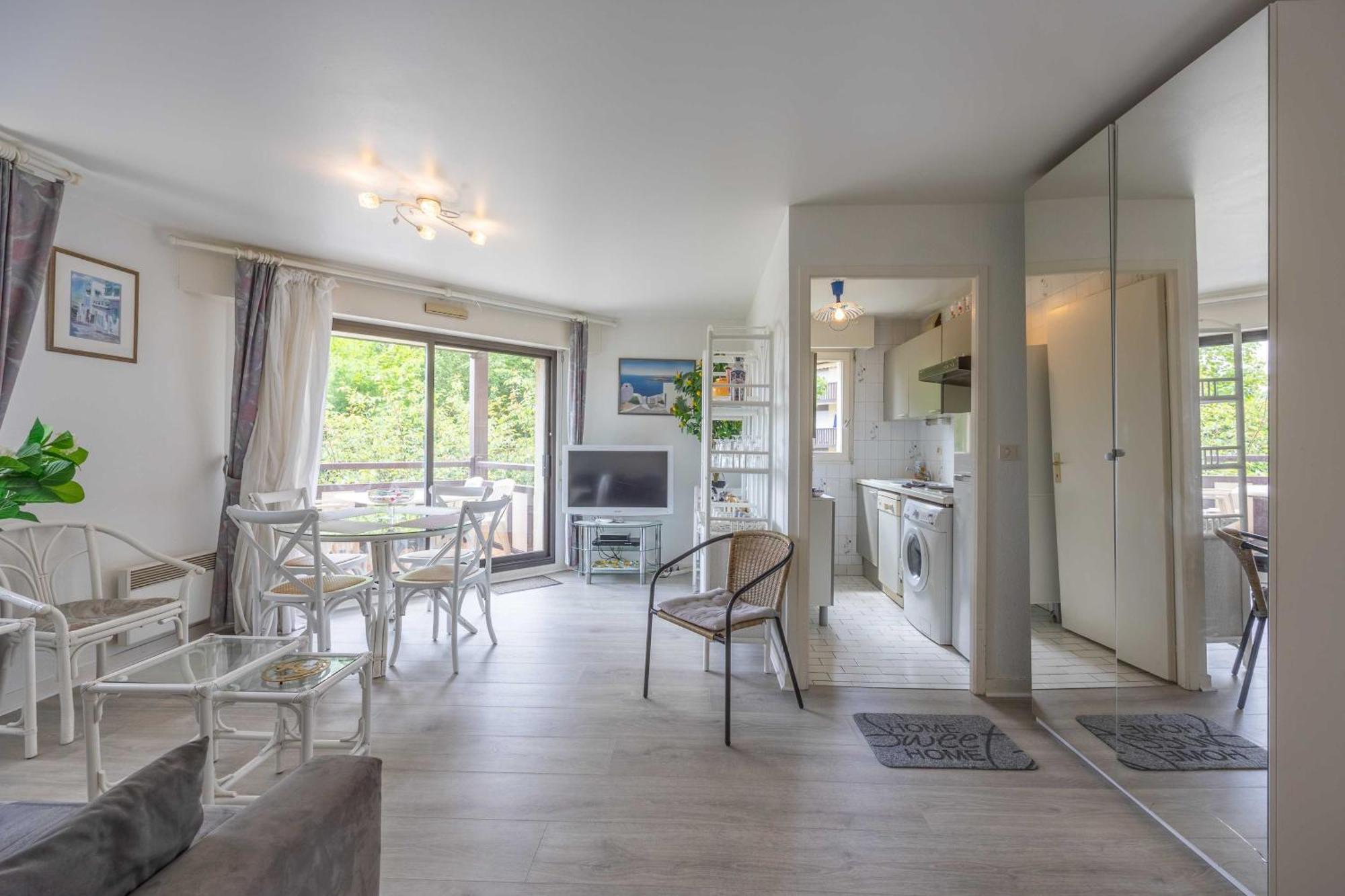 Apartment With Parking And Balcony Near The Beach Довил Екстериор снимка