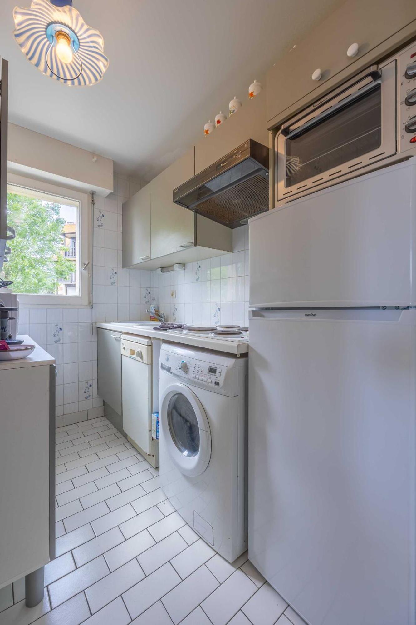 Apartment With Parking And Balcony Near The Beach Довил Екстериор снимка
